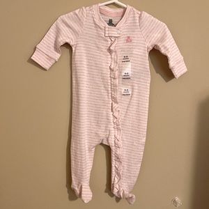 Adorable GAP Baby pink sleeper 0-3 months